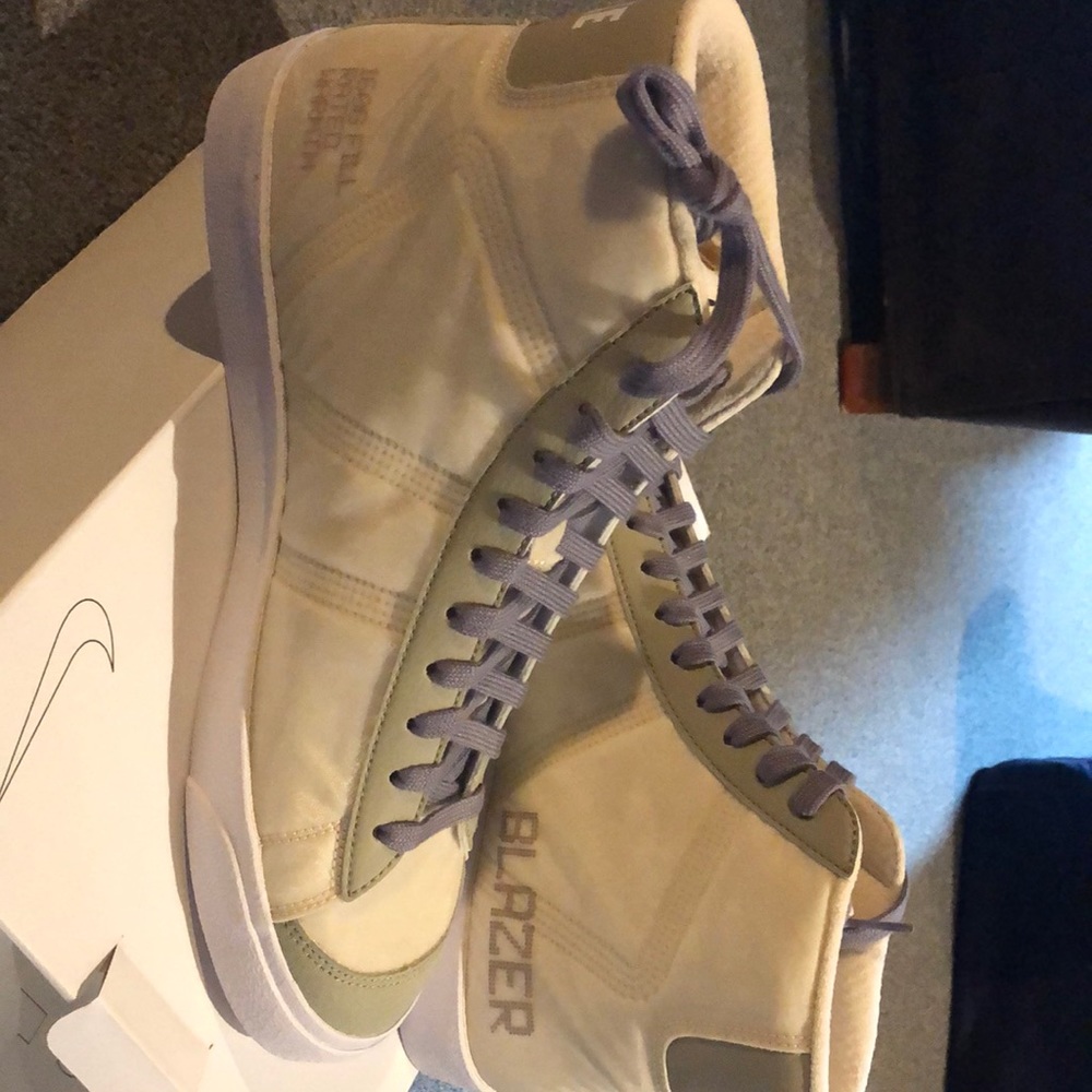 Nike high tops.. never worn